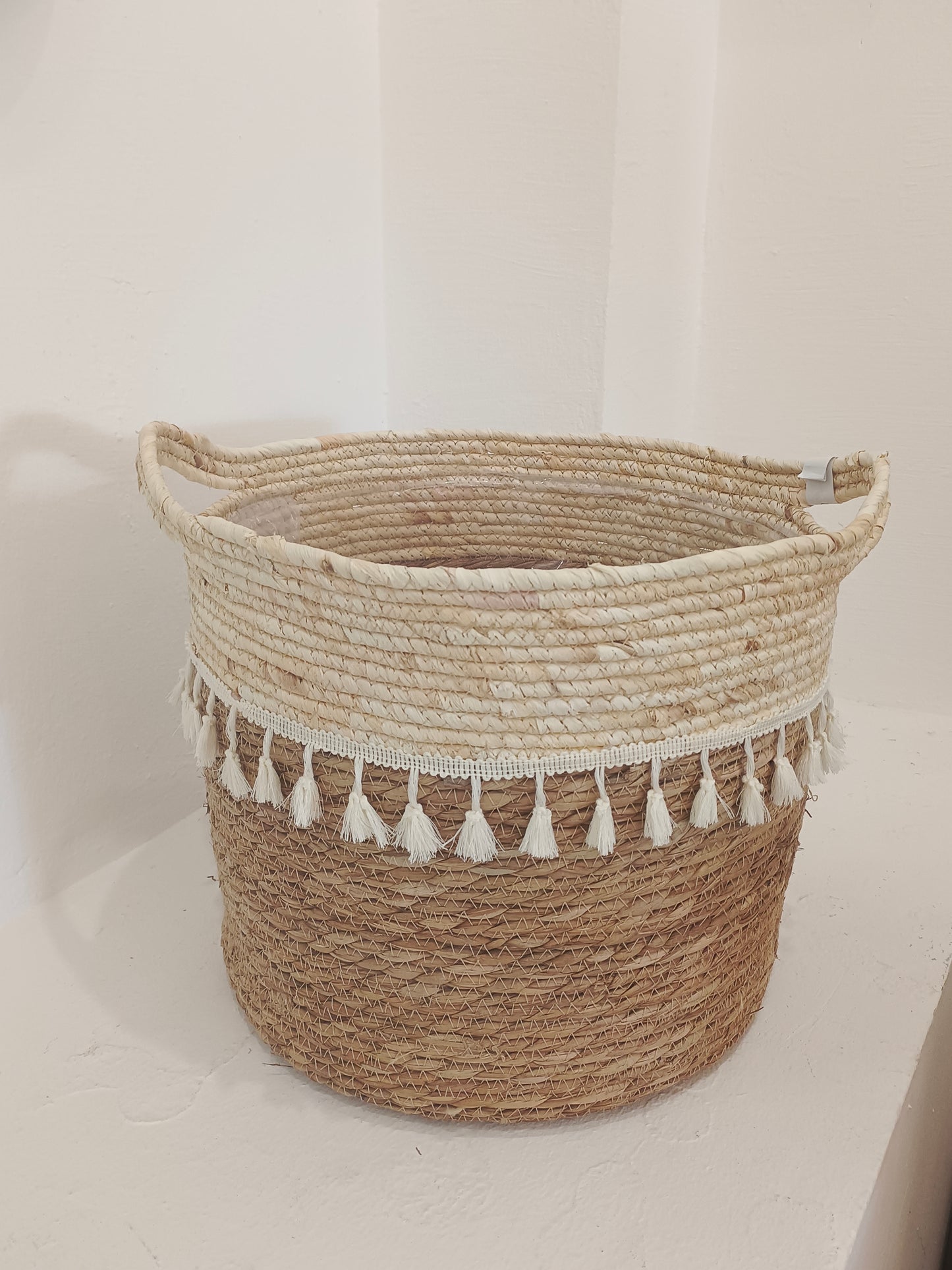 Mini tassle basket